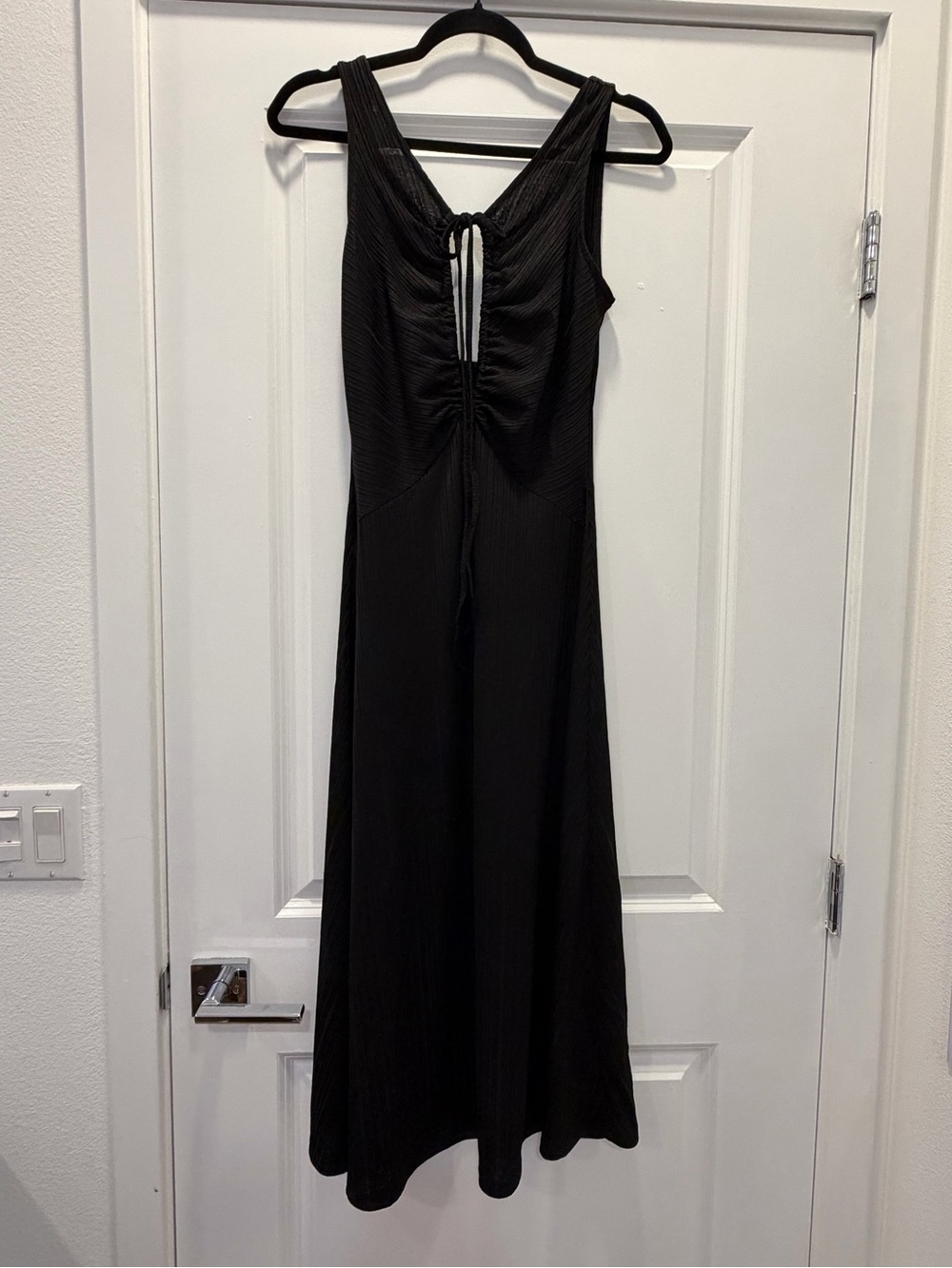 HALARA Black Ruched-Back Sleeveless Maxi Dress